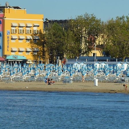 Hotel Amelia Fano Extérieur photo