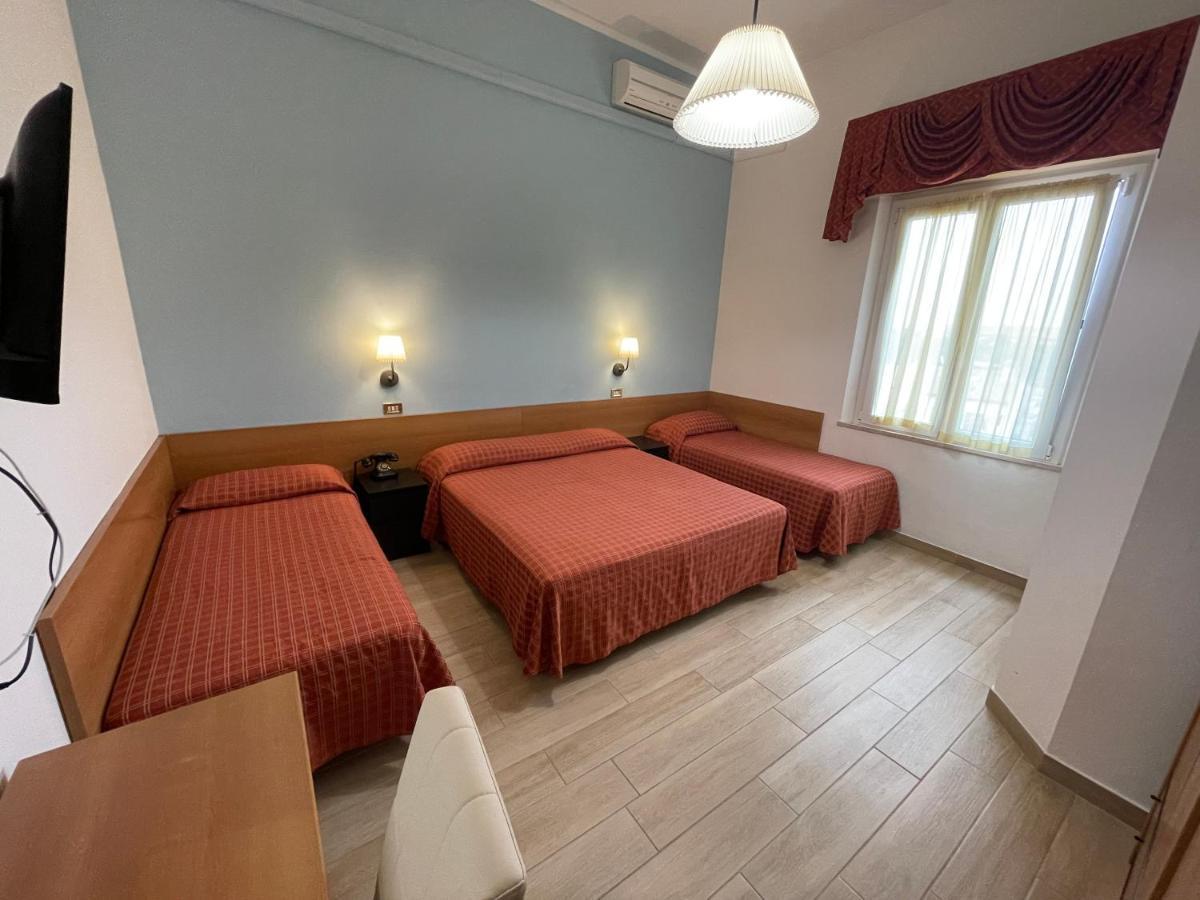 Hotel Amelia Fano Extérieur photo