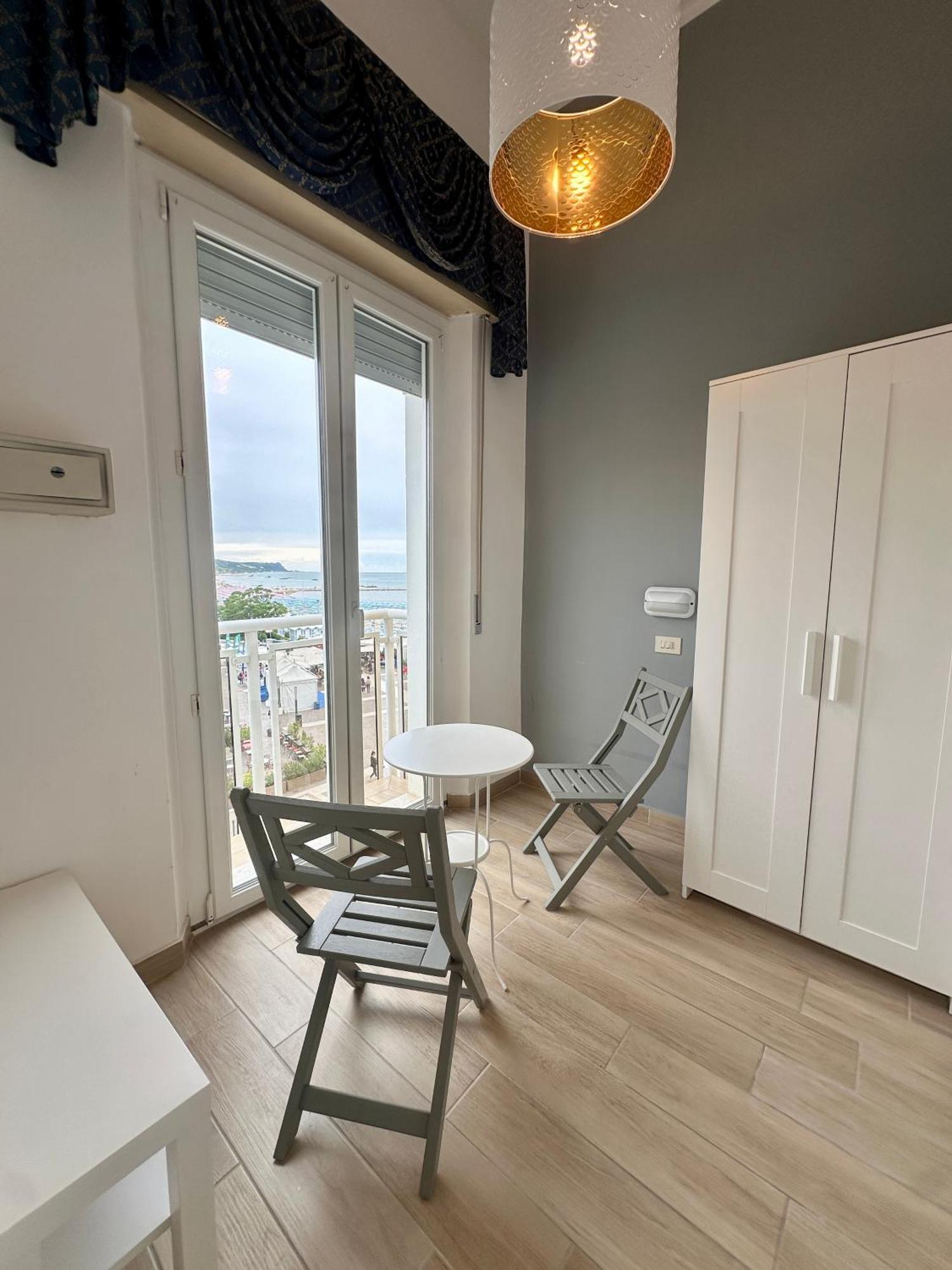 Hotel Amelia Fano Extérieur photo