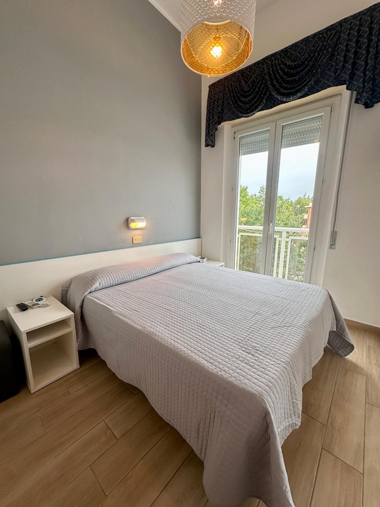 Hotel Amelia Fano Extérieur photo