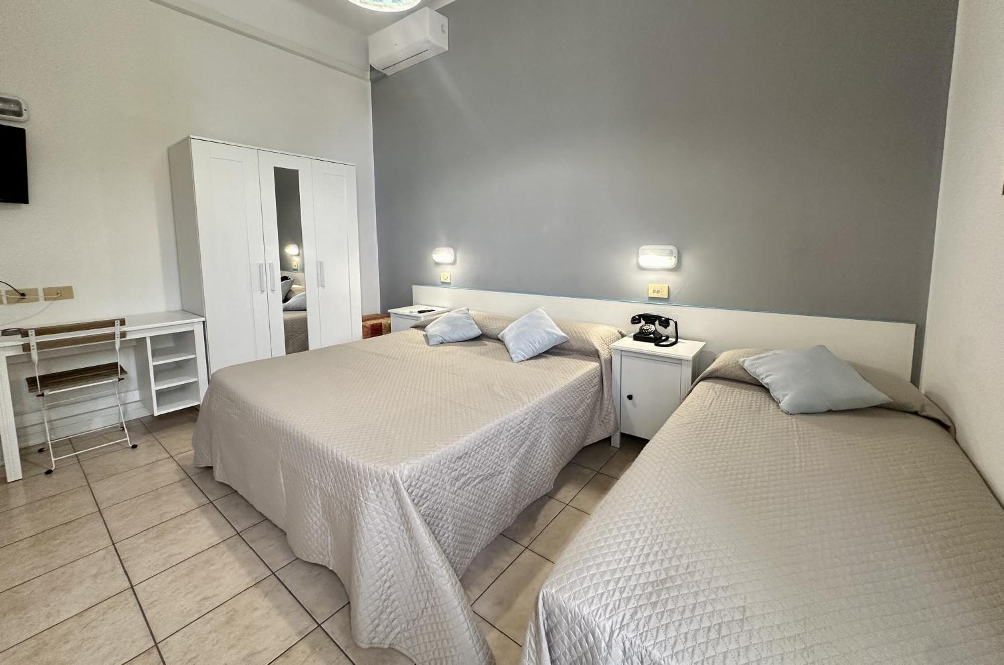 Hotel Amelia Fano Extérieur photo