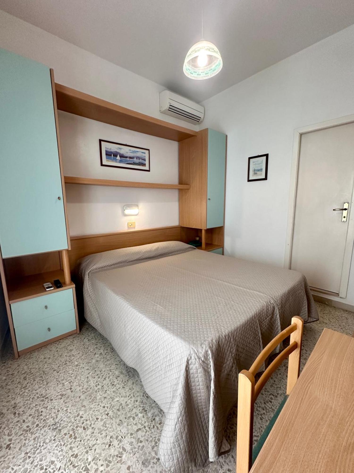 Hotel Amelia Fano Extérieur photo