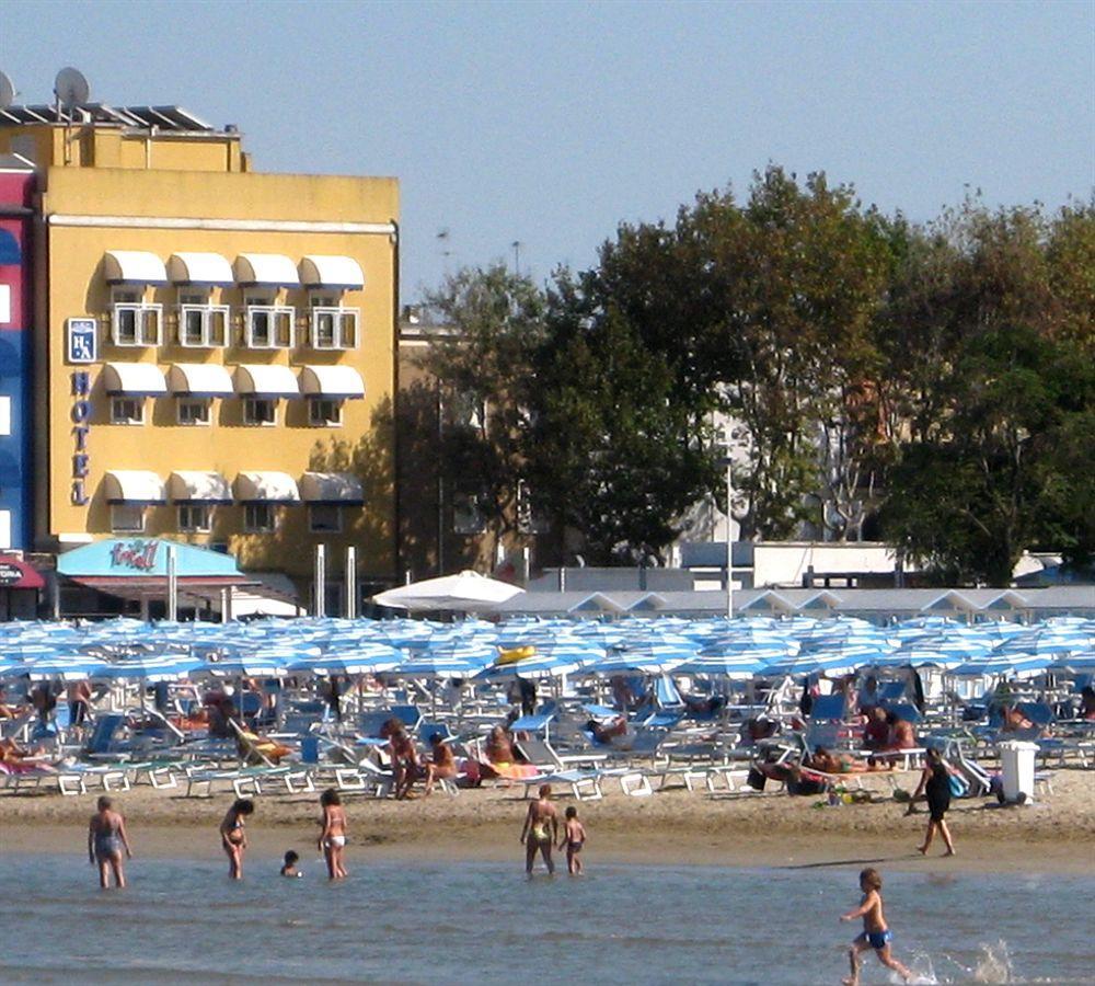 Hotel Amelia Fano Extérieur photo