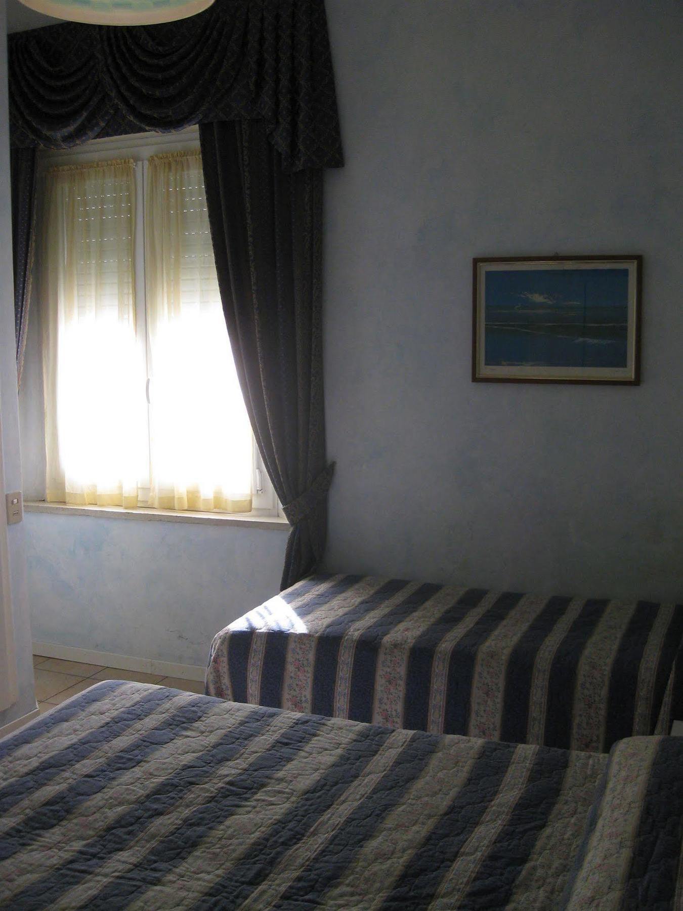 Hotel Amelia Fano Extérieur photo